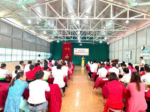 TRƯỜNG THCS MƯỜNG LUÂN TỔ CHỨC HỘI NGHỊ VIÊN CHỨC NĂM 2026–2027