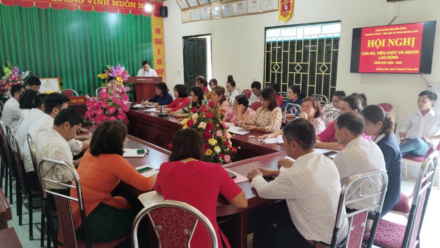 HỘI NGHỊ CÁN BỘ, VIÊN CHỨC VÀ NGƯỜI LAO ĐỘNG NĂM HỌC 2024-2025
